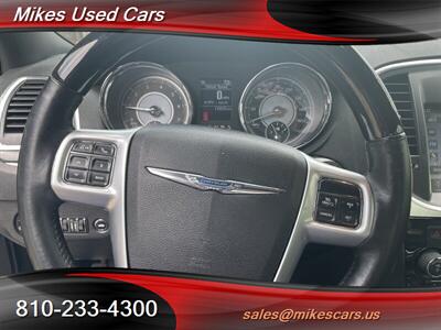2011 Chrysler 300 Series Limited   - Photo 96 - Flint, MI 48503