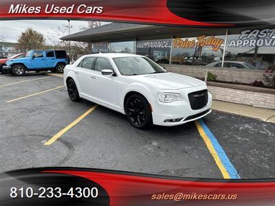 2018 Chrysler 300 Series Limited - Photo 3 - Flint, MI 48503