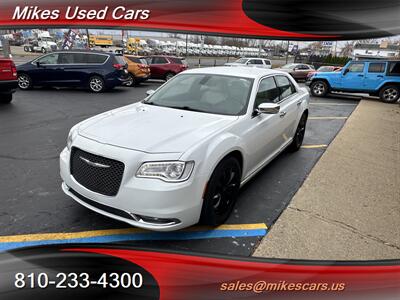 2018 Chrysler 300 Series Limited - Photo 5 - Flint, MI 48503