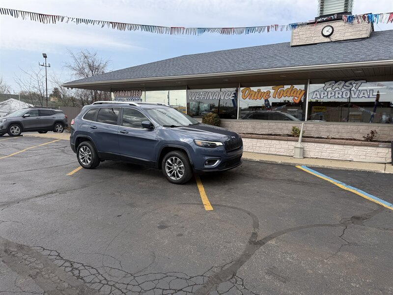 2019 Jeep Cherokee Latitude Plus   - Photo 1 - Flint, MI 48503