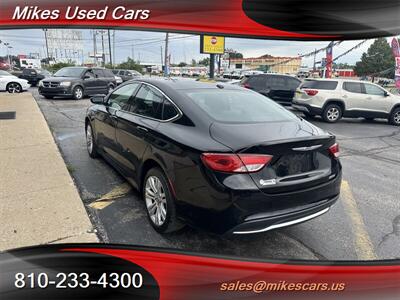 2015 Chrysler 200 Limited   - Photo 6 - Flint, MI 48503