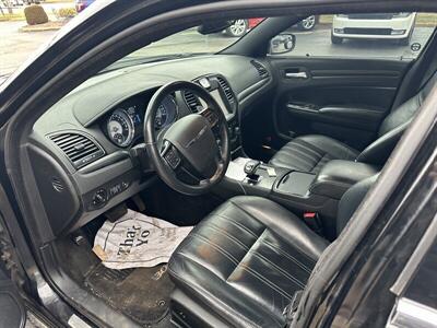 2012 Chrysler 300 Series S V6 - Photo 16 - Flint, MI 48503