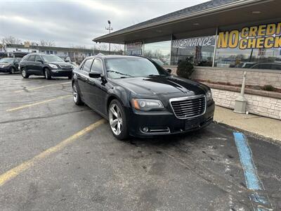 2012 Chrysler 300 Series S V6 - Photo 4 - Flint, MI 48503