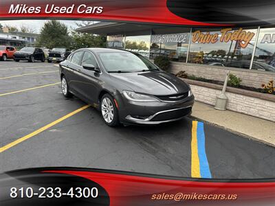 2015 Chrysler 200 Limited   - Photo 2 - Flint, MI 48503
