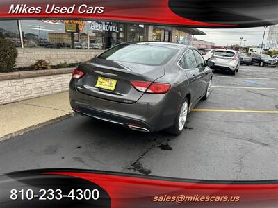 2015 Chrysler 200 Limited   - Photo 6 - Flint, MI 48503