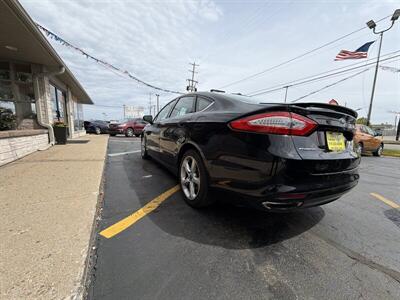 2016 Ford Fusion SE - Photo 4 - Flint, MI 48503