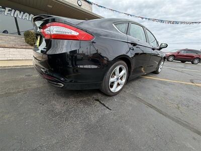 2016 Ford Fusion SE - Photo 6 - Flint, MI 48503