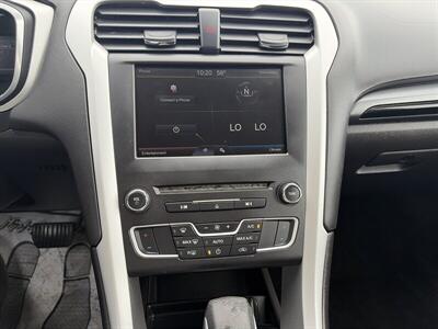 2016 Ford Fusion SE - Photo 9 - Flint, MI 48503