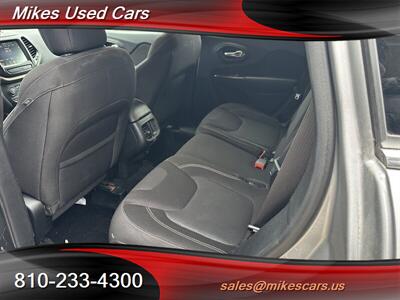 2015 Jeep Cherokee Latitude   - Photo 18 - Flint, MI 48503