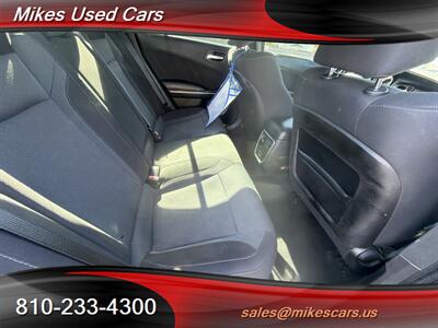 2016 Dodge Charger SXT   - Photo 7 - Flint, MI 48503
