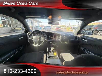 2016 Dodge Charger SXT   - Photo 8 - Flint, MI 48503