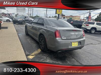 2017 Chrysler 300 Series S   - Photo 7 - Flint, MI 48503