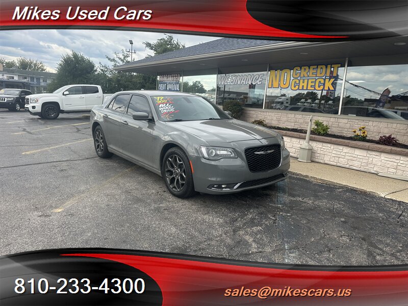 2017 Chrysler 300 Series S - Photo 1 - Flint, MI 48503
