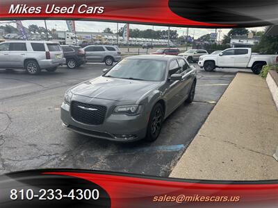 2017 Chrysler 300 Series S   - Photo 3 - Flint, MI 48503