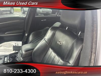 2017 Chrysler 300 Series S   - Photo 10 - Flint, MI 48503