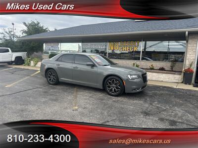 2017 Chrysler 300 Series S   - Photo 2 - Flint, MI 48503