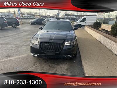 2015 Chrysler 300 Series S   - Photo 3 - Flint, MI 48503