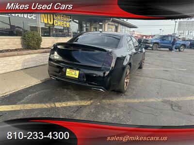 2015 Chrysler 300 Series S   - Photo 5 - Flint, MI 48503
