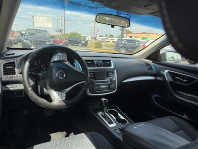 2017 Nissan Altima 2.5 SV - Photo 10 - Flint, MI 48503