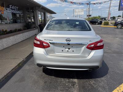 2017 Nissan Altima 2.5 SV - Photo 6 - Flint, MI 48503