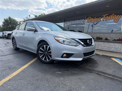 2017 Nissan Altima 2.5 SV - Photo 1 - Flint, MI 48503