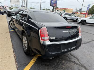 2014 Chrysler 300 Series - Photo 5 - Flint, MI 48503