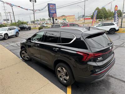 2021 Hyundai SANTA FE SEL   - Photo 8 - Flint, MI 48503