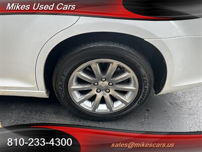 2012 Chrysler 200 Limited   - Photo 25 - Flint, MI 48503