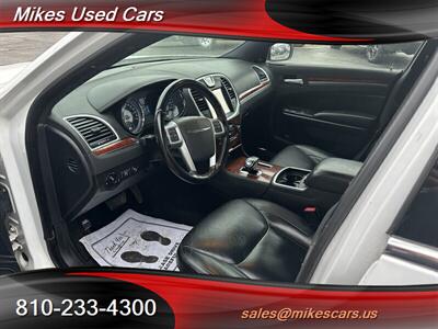 2012 Chrysler 200 Limited   - Photo 29 - Flint, MI 48503