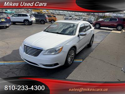 2012 Chrysler 200 Limited   - Photo 4 - Flint, MI 48503