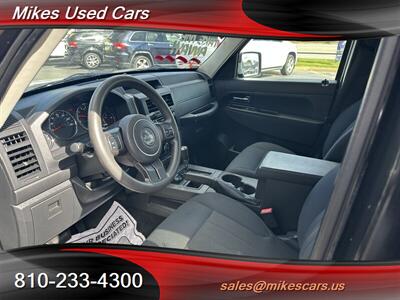 2012 Jeep Liberty Sport   - Photo 9 - Flint, MI 48503