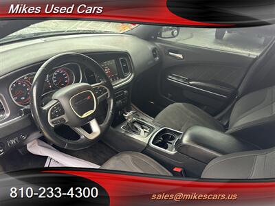 2015 Dodge Charger SXT   - Photo 8 - Flint, MI 48503