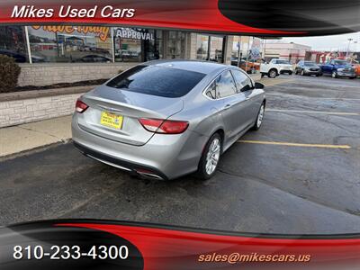 2015 Chrysler 200 Limited - Photo 6 - Flint, MI 48503