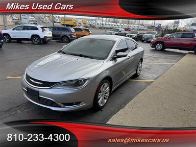 2015 Chrysler 200 Limited - Photo 4 - Flint, MI 48503