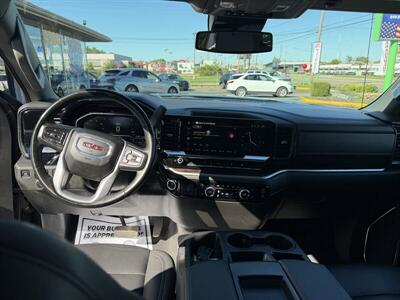2025 GMC Sierra 1500 SLT   - Photo 11 - Flint, MI 48503