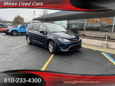 2018 Chrysler Pacifica Touring Plus   - Photo 2 - Flint, MI 48503