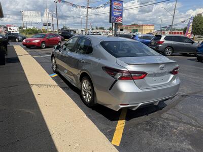 2024 Toyota Camry SE   - Photo 8 - Flint, MI 48503
