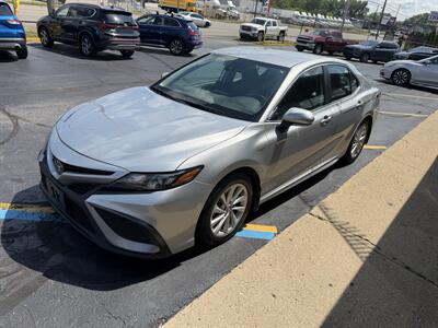 2024 Toyota Camry SE   - Photo 4 - Flint, MI 48503