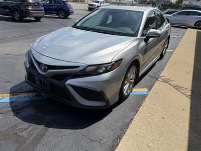 2024 Toyota Camry SE   - Photo 3 - Flint, MI 48503