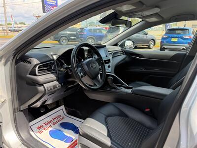 2024 Toyota Camry SE   - Photo 11 - Flint, MI 48503