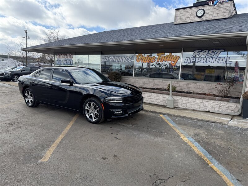 2017 Dodge Charger SXT   - Photo 1 - Flint, MI 48503