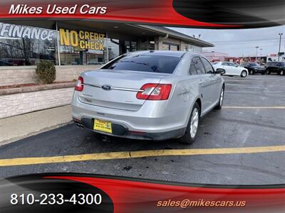2010 Ford Taurus SEL   - Photo 9 - Flint, MI 48503