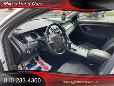 2010 Ford Taurus SEL   - Photo 7 - Flint, MI 48503