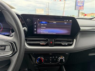 2025 Chevrolet Trailblazer LT   - Photo 14 - Flint, MI 48503