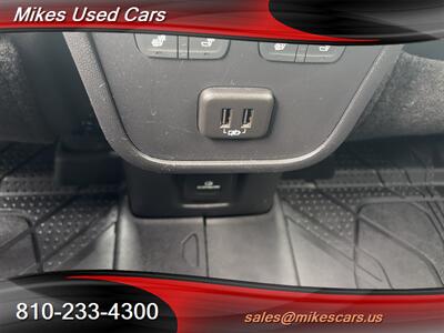 2020 Chevrolet Equinox Premier   - Photo 11 - Flint, MI 48503