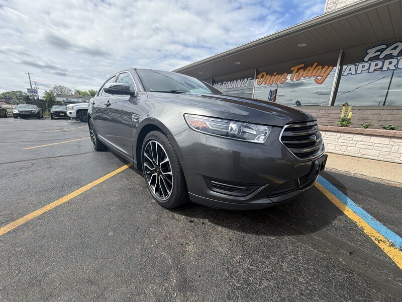 2017 Ford Taurus Limited   - Photo 1 - Flint, MI 48503