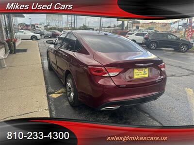 2016 Chrysler 200 S - Photo 11 - Flint, MI 48503