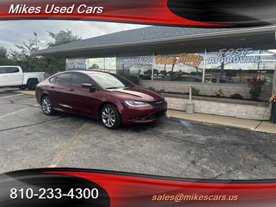 2016 Chrysler 200 S - Photo 2 - Flint, MI 48503