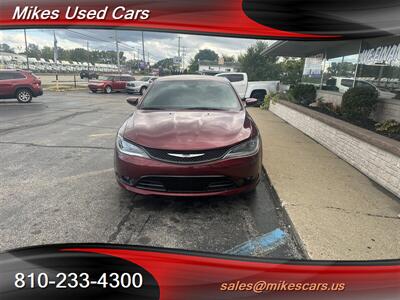 2016 Chrysler 200 S - Photo 5 - Flint, MI 48503
