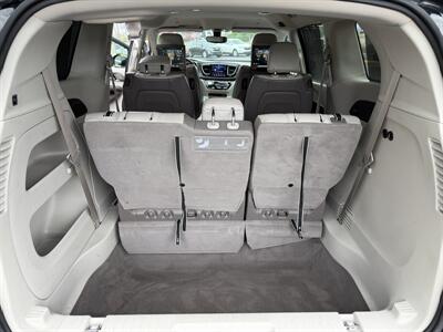 2018 Chrysler Pacifica Touring L Plus   - Photo 12 - Flint, MI 48503